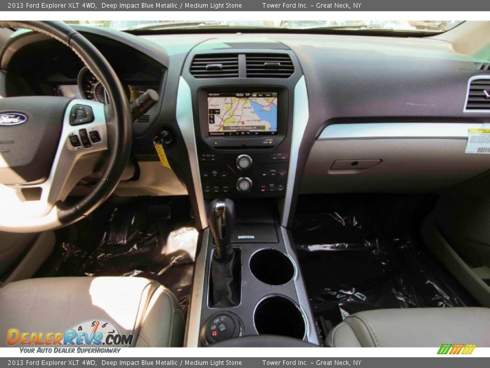 2013 Ford Explorer XLT 4WD Deep Impact Blue Metallic / Medium Light Stone Photo #19
