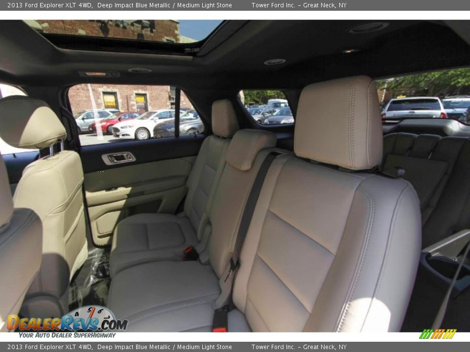 2013 Ford Explorer XLT 4WD Deep Impact Blue Metallic / Medium Light Stone Photo #29