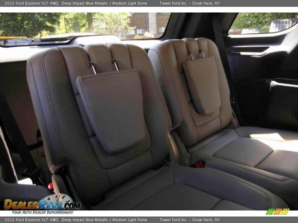 2013 Ford Explorer XLT 4WD Deep Impact Blue Metallic / Medium Light Stone Photo #32