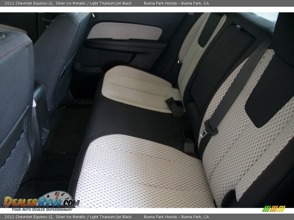 2011 Chevrolet Equinox LS Silver Ice Metallic / Light Titanium/Jet Black Photo #4