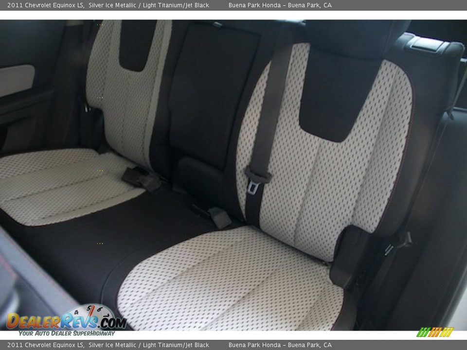 2011 Chevrolet Equinox LS Silver Ice Metallic / Light Titanium/Jet Black Photo #15