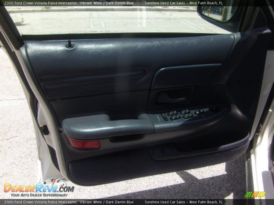 2000 Ford Crown Victoria Police Interceptor Vibrant White / Dark Denim Blue Photo #11