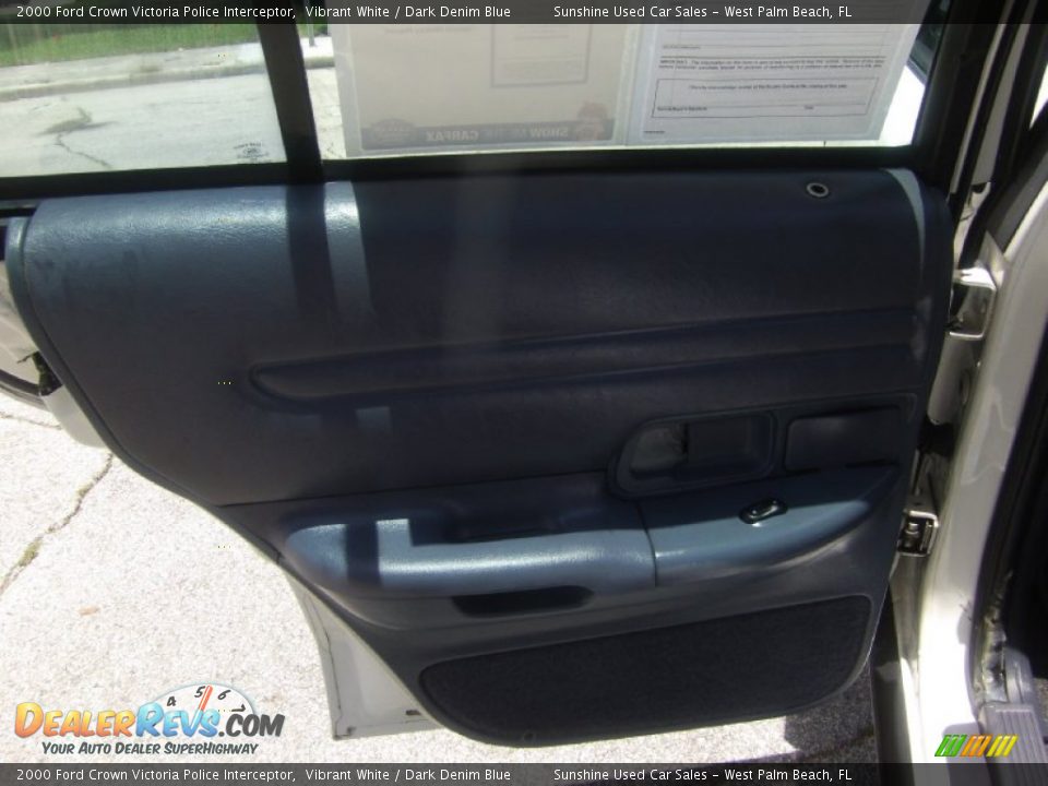 2000 Ford Crown Victoria Police Interceptor Vibrant White / Dark Denim Blue Photo #13