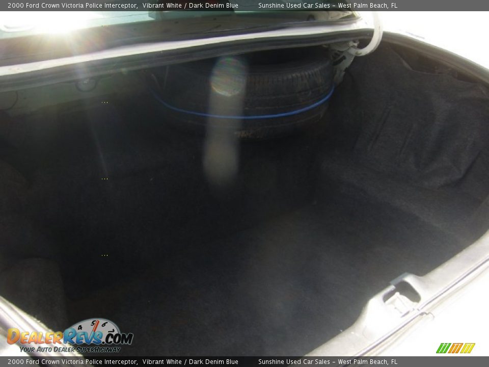2000 Ford Crown Victoria Police Interceptor Vibrant White / Dark Denim Blue Photo #14