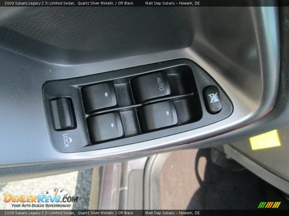 2009 Subaru Legacy 2.5i Limited Sedan Quartz Silver Metallic / Off Black Photo #13