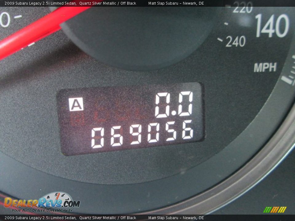 2009 Subaru Legacy 2.5i Limited Sedan Quartz Silver Metallic / Off Black Photo #28