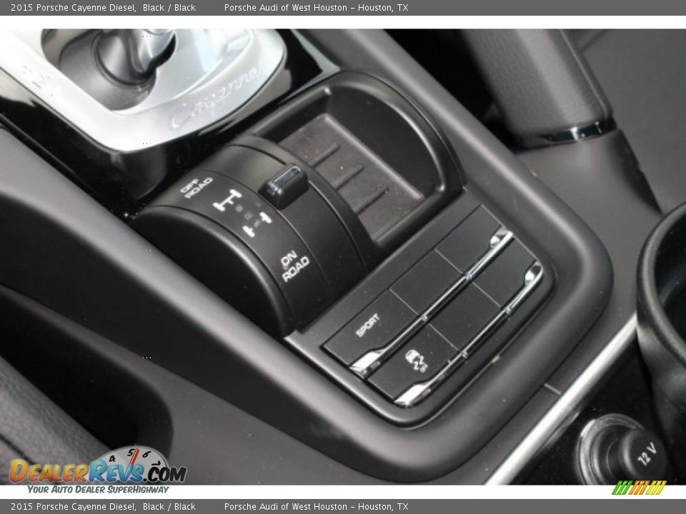 Controls of 2015 Porsche Cayenne Diesel Photo #24