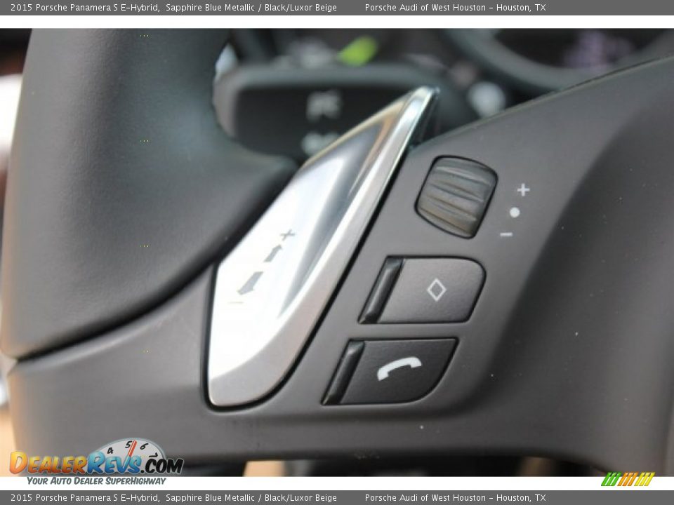 Controls of 2015 Porsche Panamera S E-Hybrid Photo #27