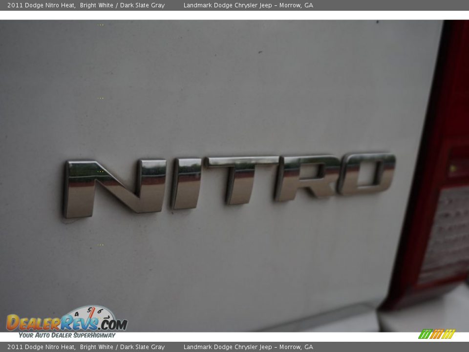 2011 Dodge Nitro Heat Bright White / Dark Slate Gray Photo #4