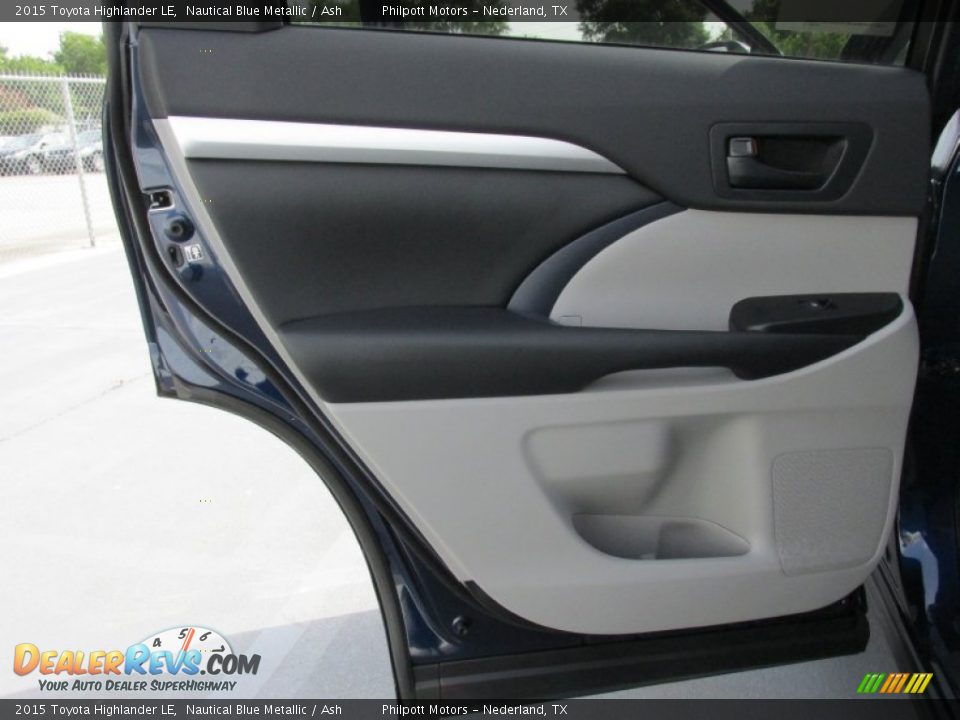2015 Toyota Highlander LE Nautical Blue Metallic / Ash Photo #18