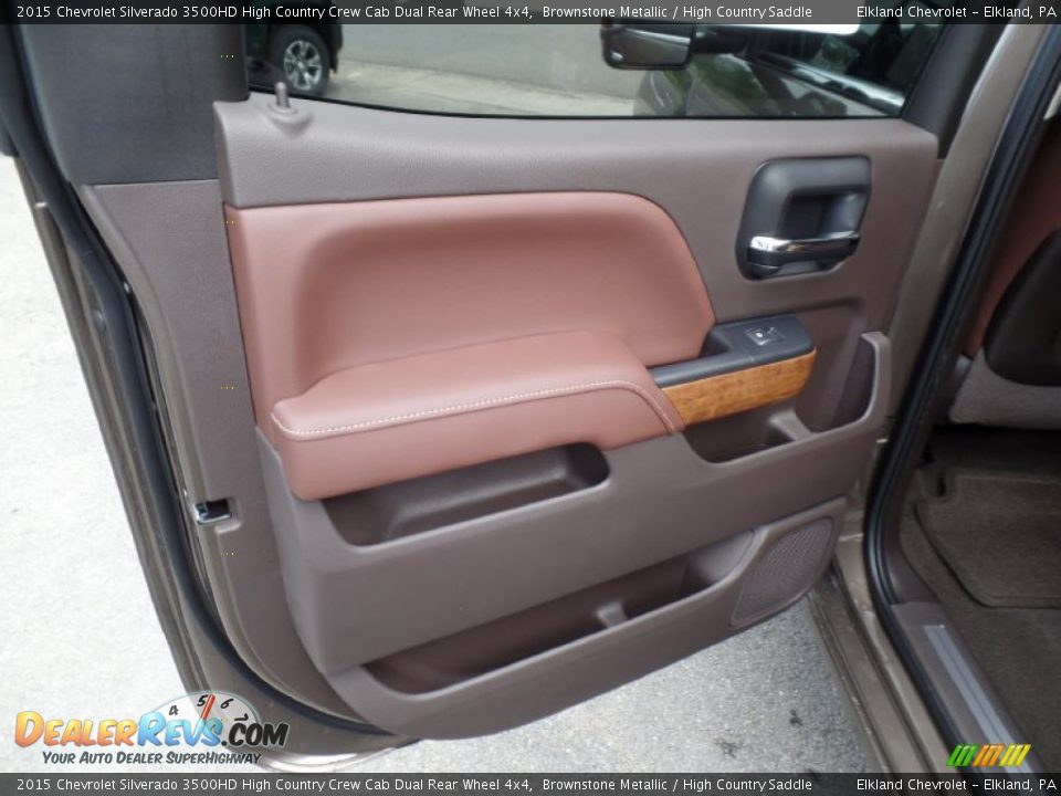 2015 Chevrolet Silverado 3500HD High Country Crew Cab Dual Rear Wheel 4x4 Brownstone Metallic / High Country Saddle Photo #33