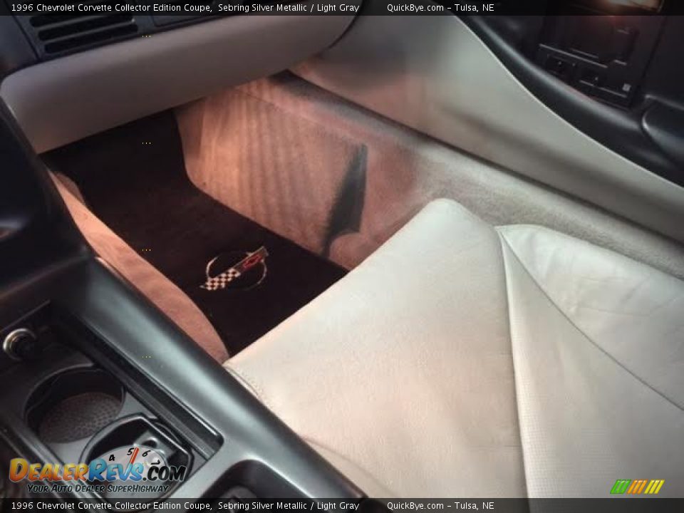 1996 Chevrolet Corvette Collector Edition Coupe Sebring Silver Metallic / Light Gray Photo #12