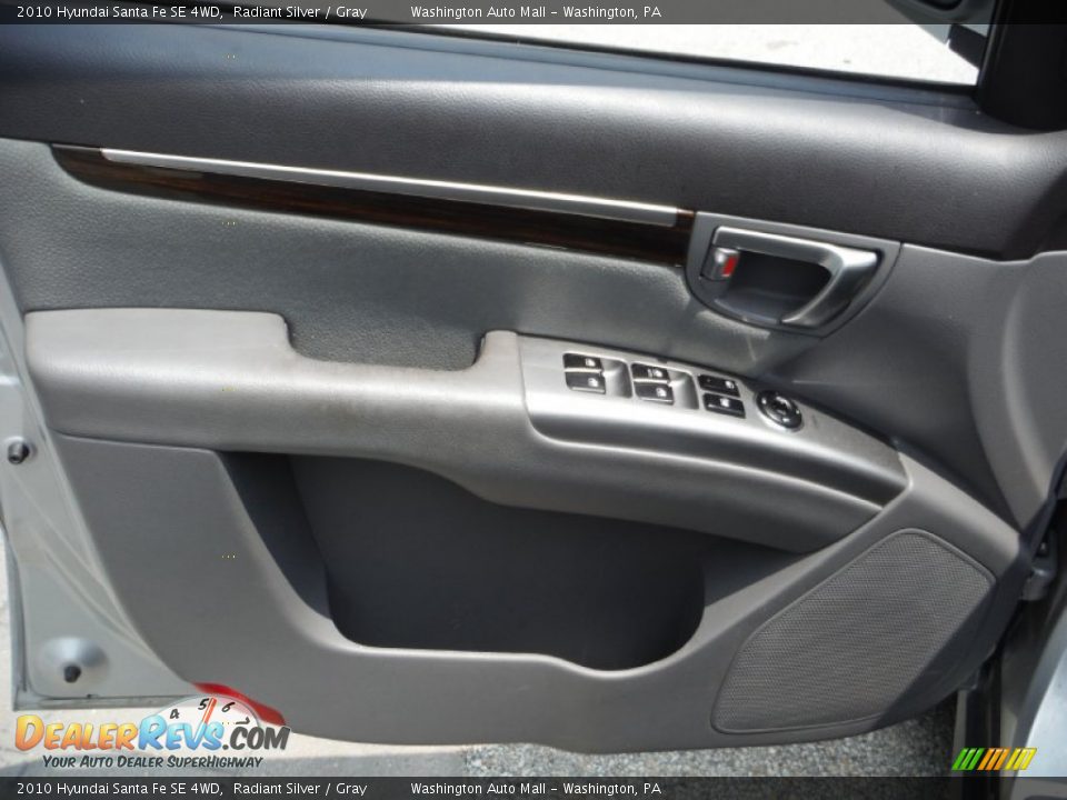 2010 Hyundai Santa Fe SE 4WD Radiant Silver / Gray Photo #12
