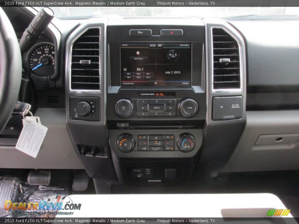 2015 Ford F150 XLT SuperCrew 4x4 Magnetic Metallic / Medium Earth Gray Photo #25