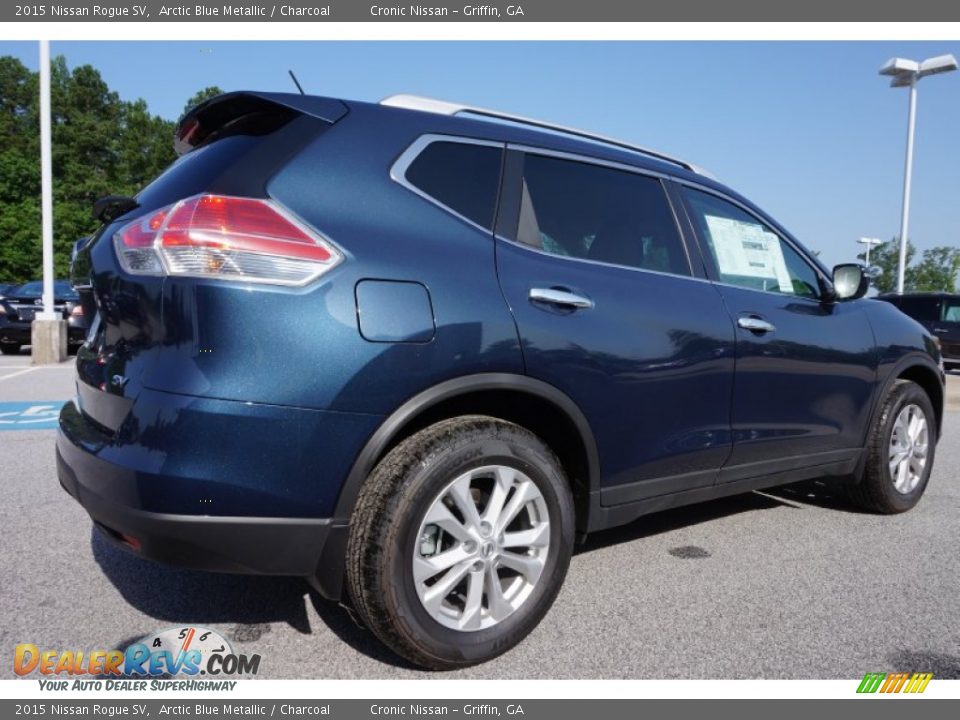 2015 Nissan Rogue SV Arctic Blue Metallic / Charcoal Photo #4