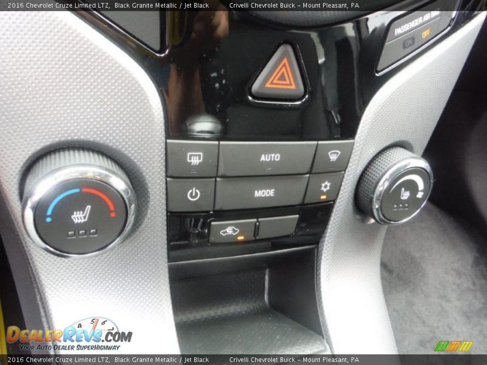 Controls of 2016 Chevrolet Cruze Limited LTZ Photo #19