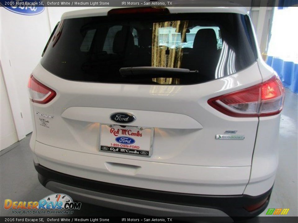 2016 Ford Escape SE Oxford White / Medium Light Stone Photo #5