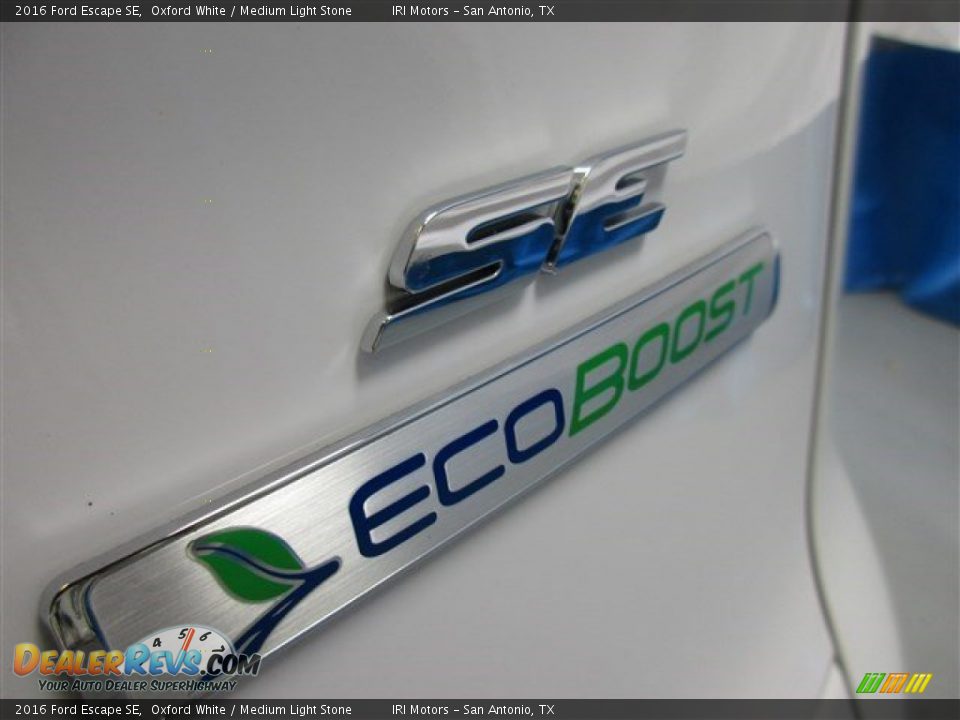 2016 Ford Escape SE Oxford White / Medium Light Stone Photo #7