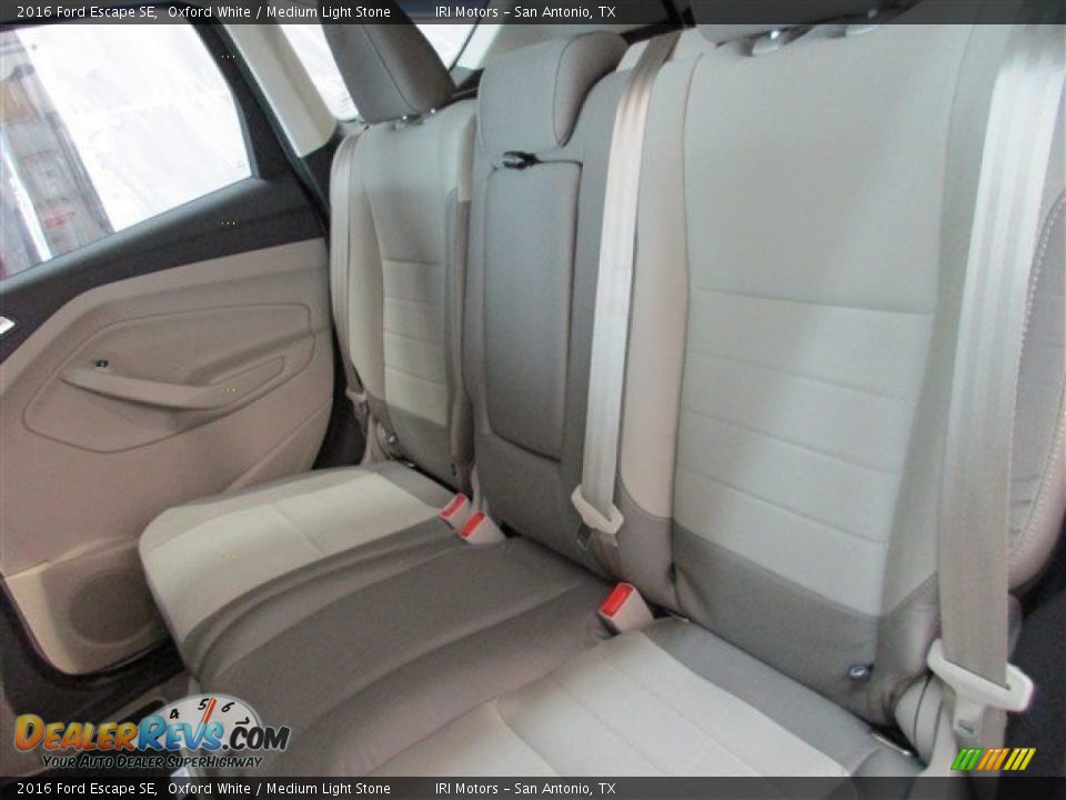 2016 Ford Escape SE Oxford White / Medium Light Stone Photo #10