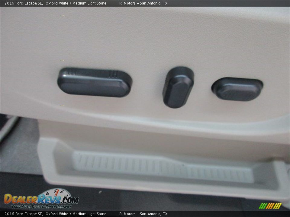 2016 Ford Escape SE Oxford White / Medium Light Stone Photo #15