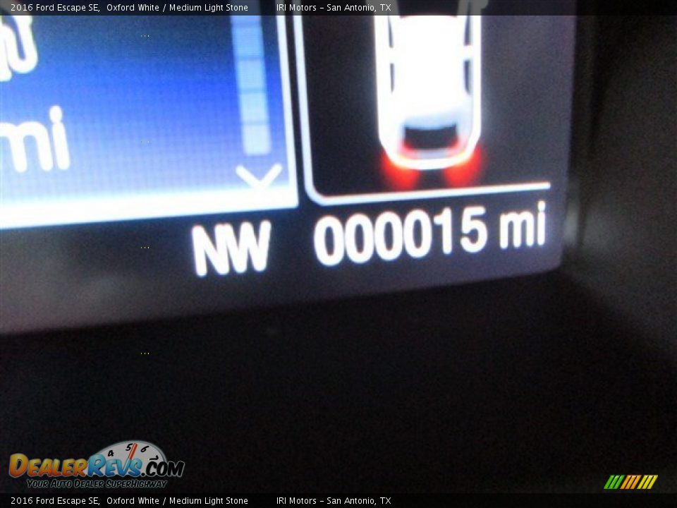 2016 Ford Escape SE Oxford White / Medium Light Stone Photo #18