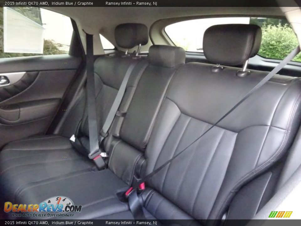 Rear Seat of 2015 Infiniti QX70 AWD Photo #9