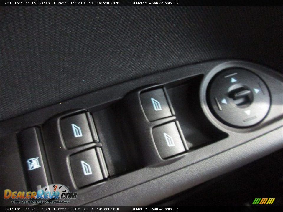 2015 Ford Focus SE Sedan Tuxedo Black Metallic / Charcoal Black Photo #19