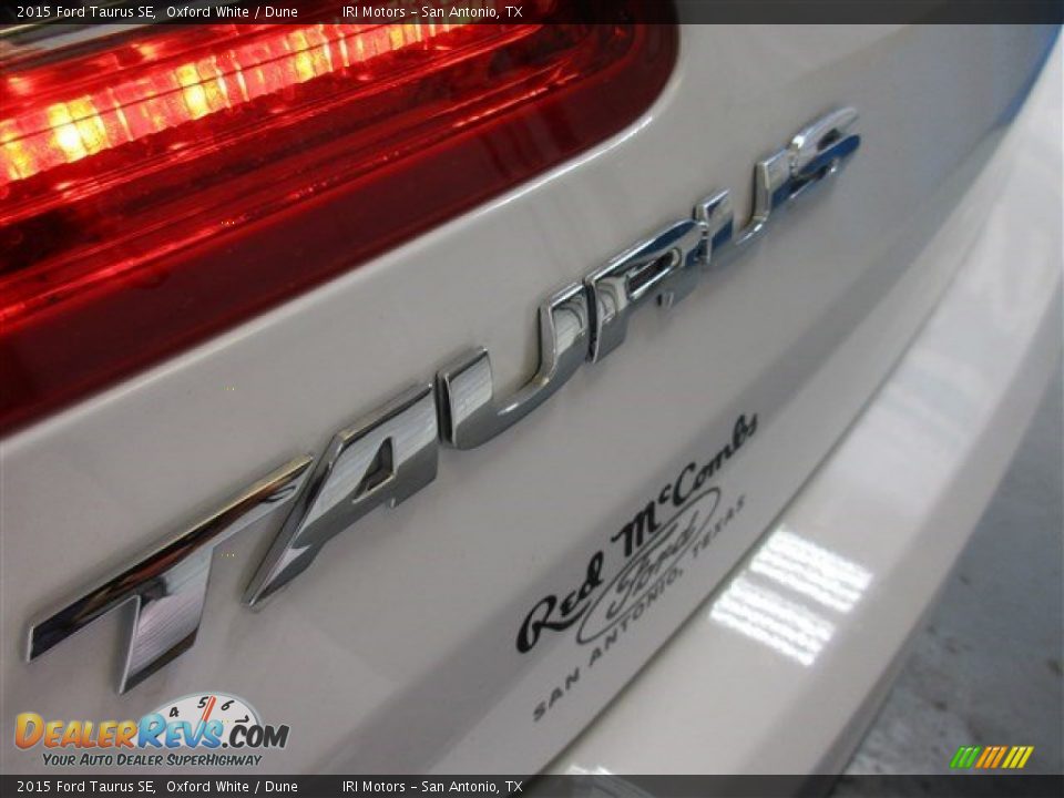 2015 Ford Taurus SE Oxford White / Dune Photo #6