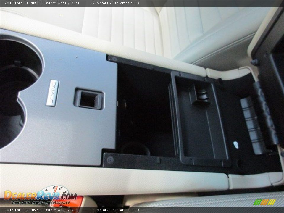 2015 Ford Taurus SE Oxford White / Dune Photo #21