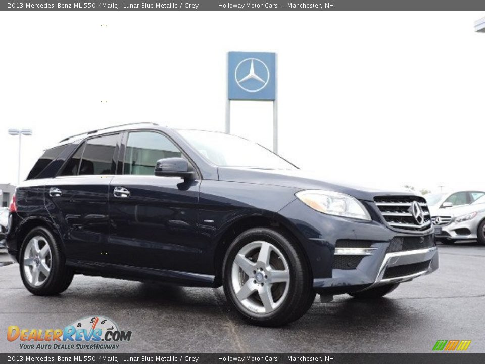 Front 3/4 View of 2013 Mercedes-Benz ML 550 4Matic Photo #3