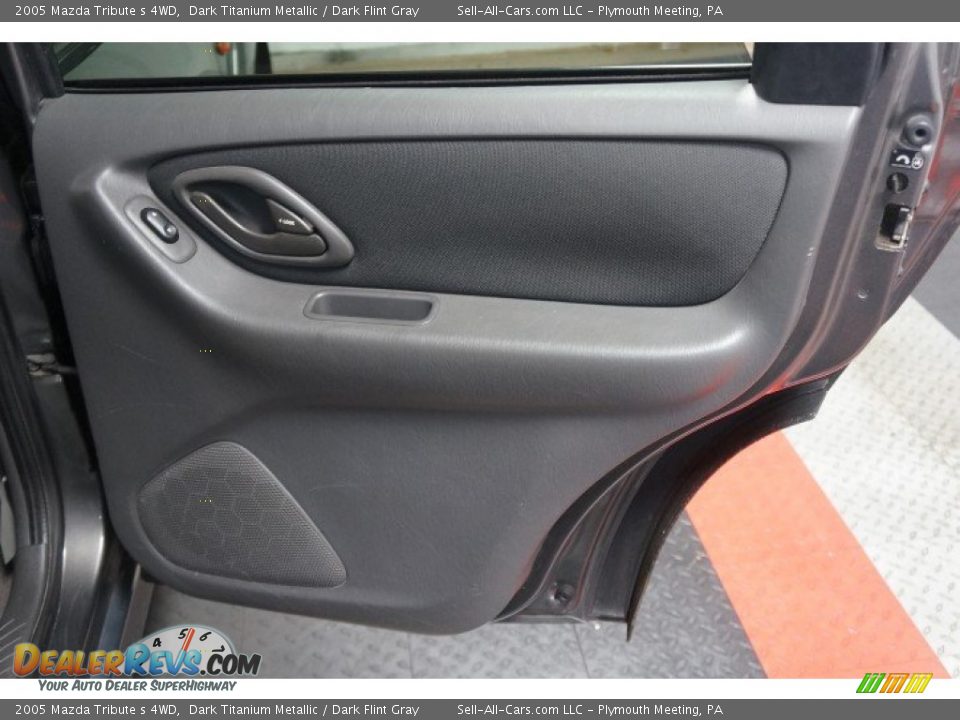 2005 Mazda Tribute s 4WD Dark Titanium Metallic / Dark Flint Gray Photo #16
