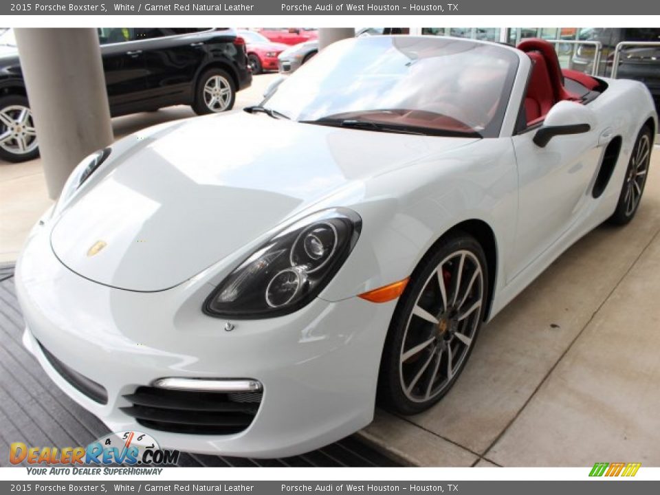 Front 3/4 View of 2015 Porsche Boxster S Photo #3