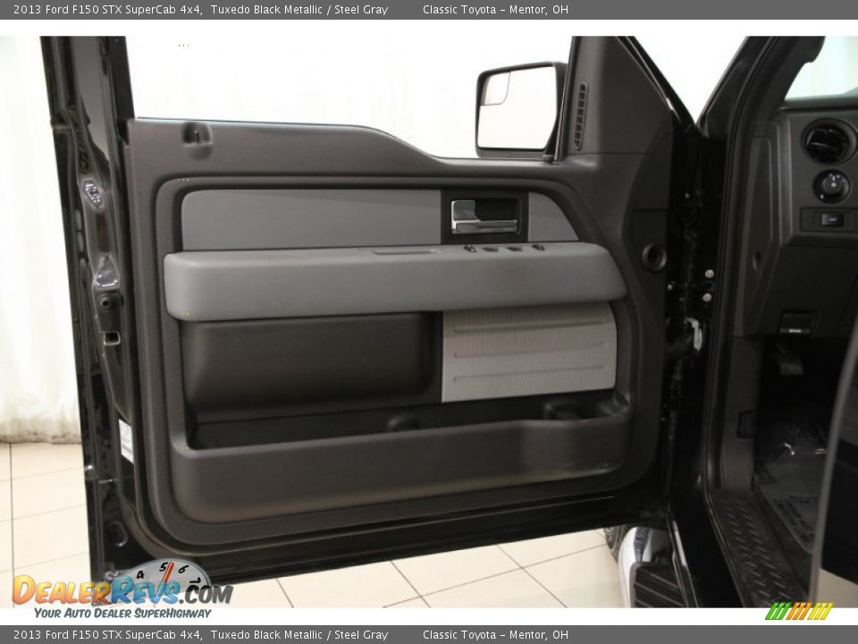 2013 Ford F150 STX SuperCab 4x4 Tuxedo Black Metallic / Steel Gray Photo #4