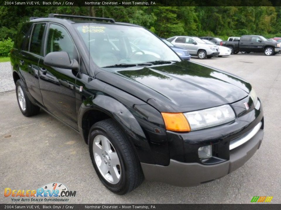 Front 3/4 View of 2004 Saturn VUE V6 Photo #5