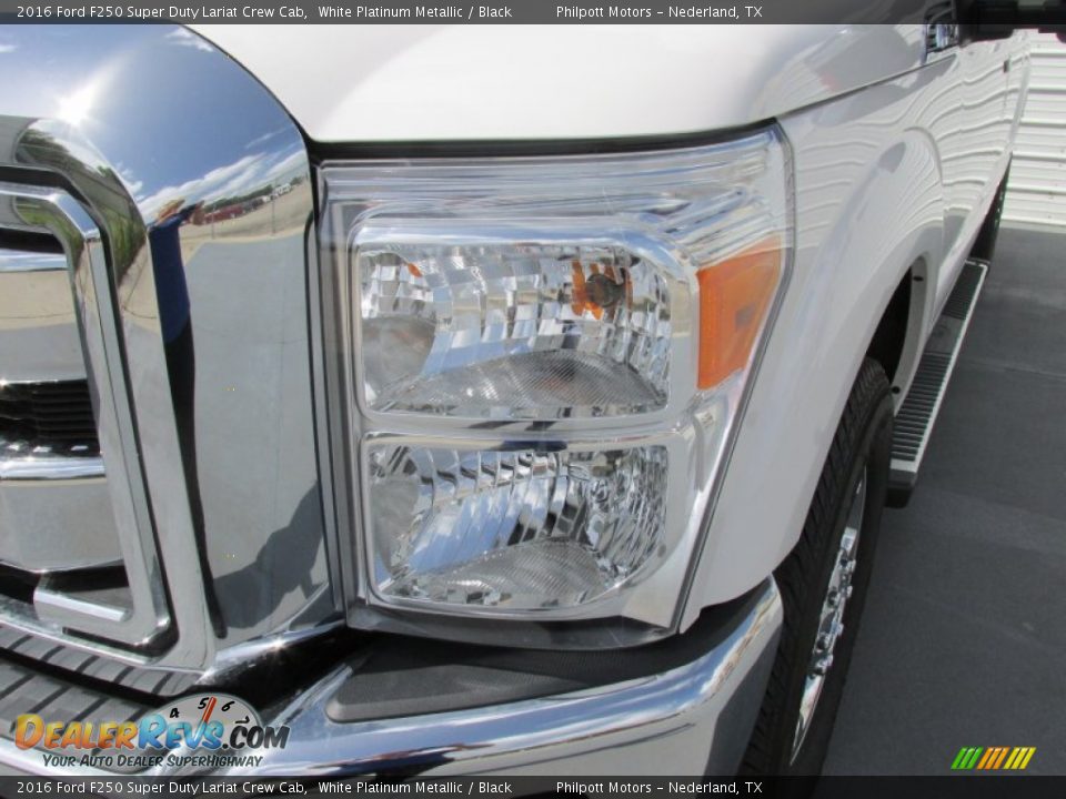 2016 Ford F250 Super Duty Lariat Crew Cab White Platinum Metallic / Black Photo #9