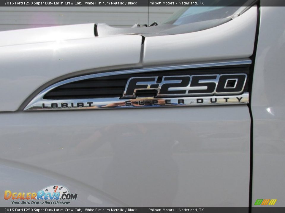 2016 Ford F250 Super Duty Lariat Crew Cab White Platinum Metallic / Black Photo #14