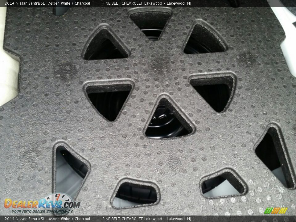 2014 Nissan Sentra SL Aspen White / Charcoal Photo #23