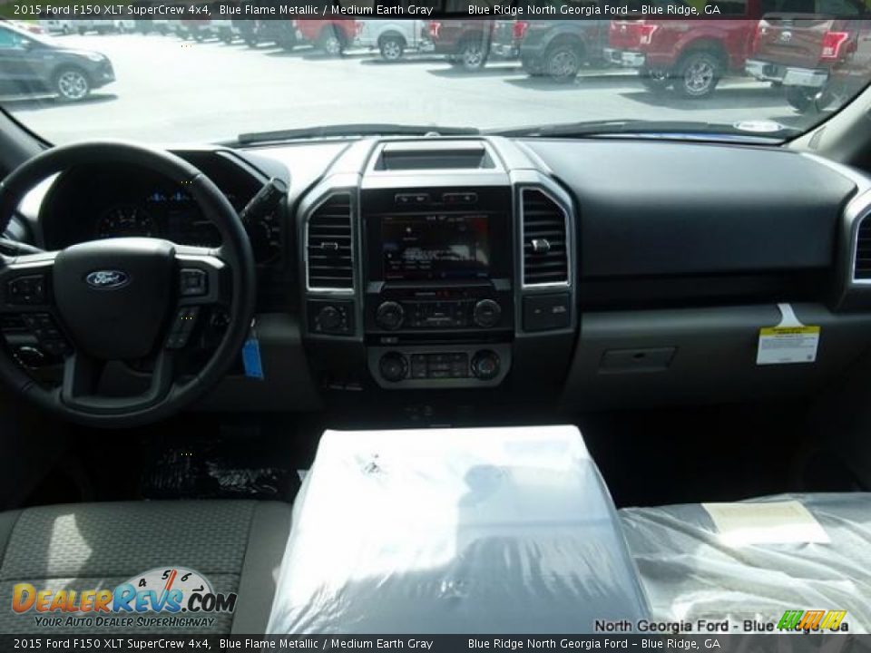 2015 Ford F150 XLT SuperCrew 4x4 Blue Flame Metallic / Medium Earth Gray Photo #17
