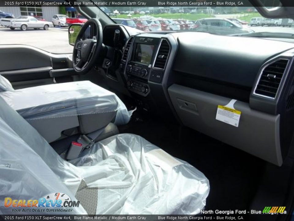 2015 Ford F150 XLT SuperCrew 4x4 Blue Flame Metallic / Medium Earth Gray Photo #33
