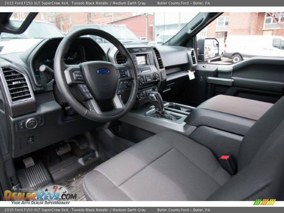 2015 Ford F150 XLT SuperCrew 4x4 Tuxedo Black Metallic / Medium Earth Gray Photo #4
