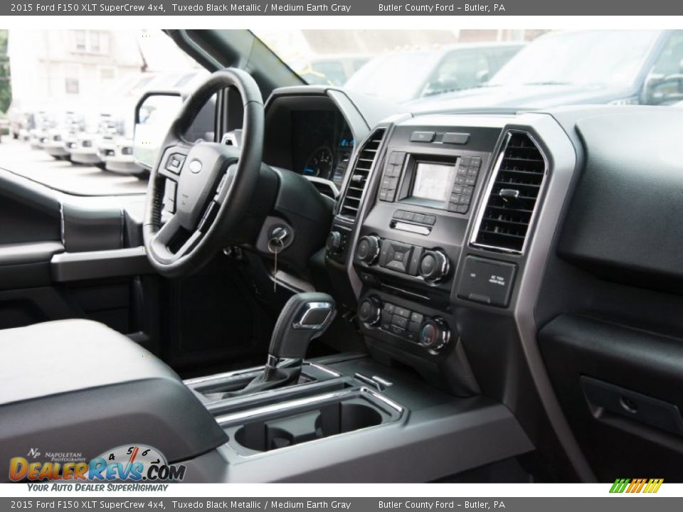 2015 Ford F150 XLT SuperCrew 4x4 Tuxedo Black Metallic / Medium Earth Gray Photo #7