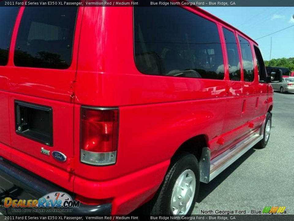 2011 Ford E Series Van E350 XL Passenger Vermillion Red / Medium Flint Photo #32