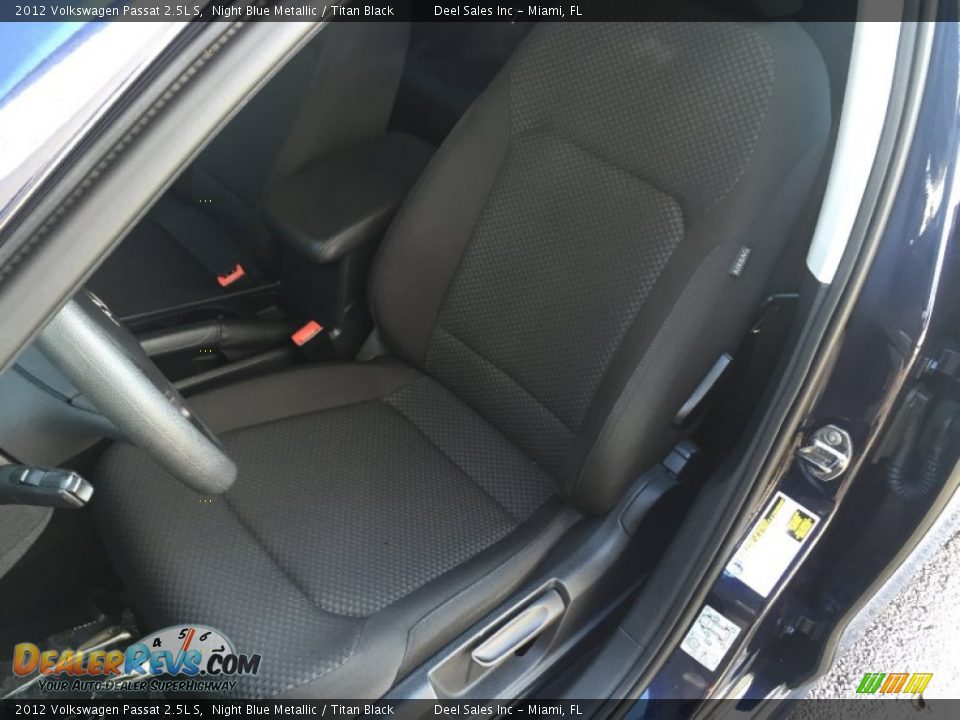 2012 Volkswagen Passat 2.5L S Night Blue Metallic / Titan Black Photo #9