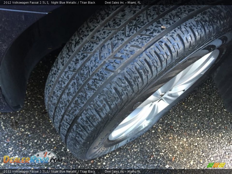 2012 Volkswagen Passat 2.5L S Night Blue Metallic / Titan Black Photo #14