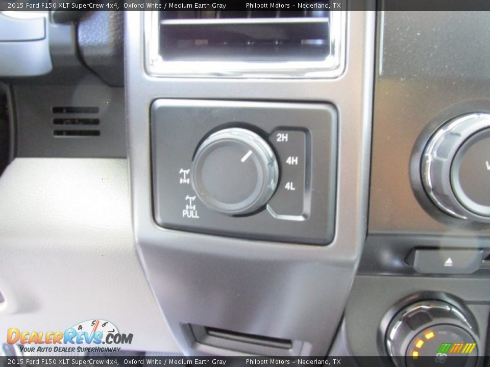 2015 Ford F150 XLT SuperCrew 4x4 Oxford White / Medium Earth Gray Photo #30