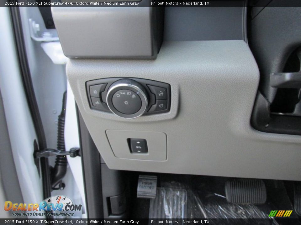 2015 Ford F150 XLT SuperCrew 4x4 Oxford White / Medium Earth Gray Photo #33