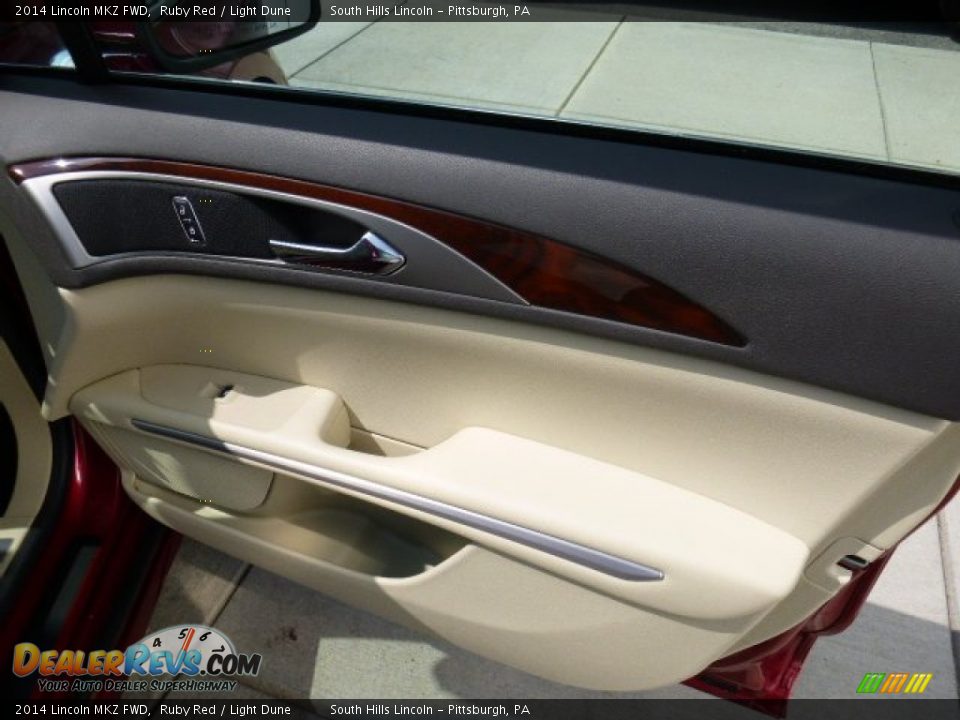 2014 Lincoln MKZ FWD Ruby Red / Light Dune Photo #12