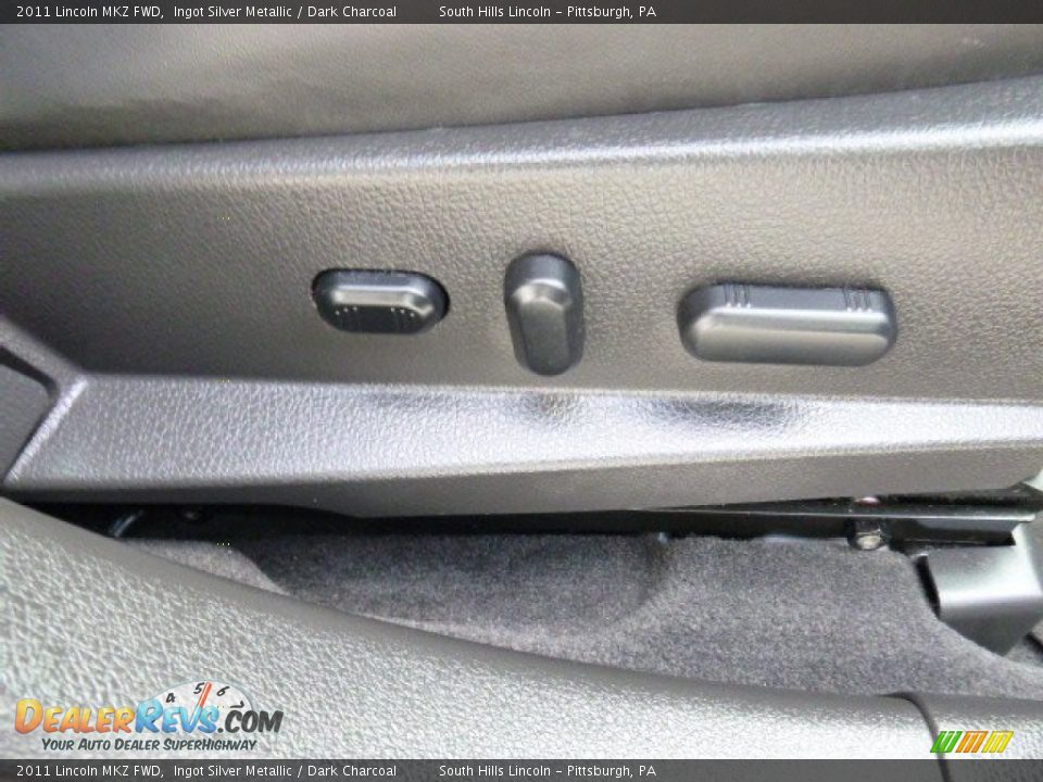 2011 Lincoln MKZ FWD Ingot Silver Metallic / Dark Charcoal Photo #13