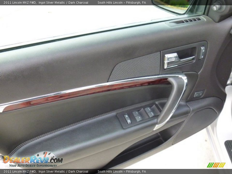 2011 Lincoln MKZ FWD Ingot Silver Metallic / Dark Charcoal Photo #20