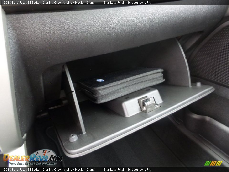 2010 Ford Focus SE Sedan Sterling Grey Metallic / Medium Stone Photo #18